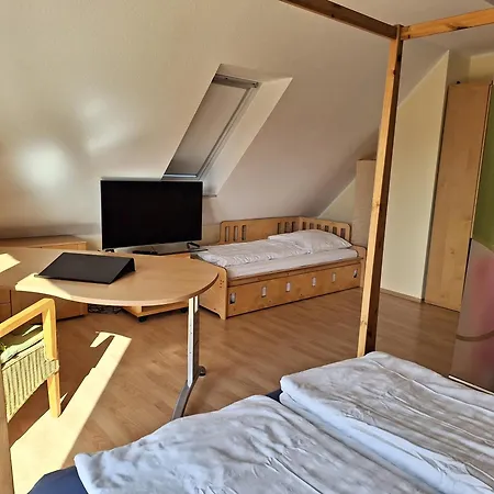 Séjour chez l'habitant Messeapartment, Messezimmer