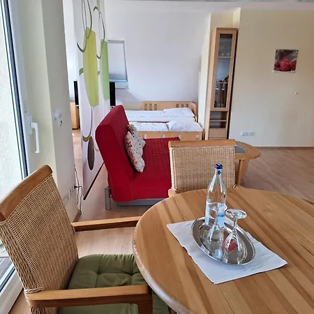 Messeapartment, Messezimmer Δωμάτια σε οικογενειακή κατοικία Sehnde